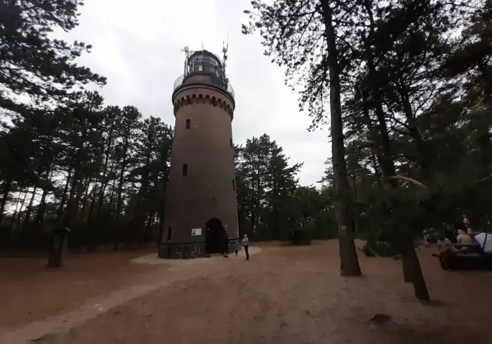 Czołpino - Latarnia, wydmy, plaża. Jak zaplanować spacer?