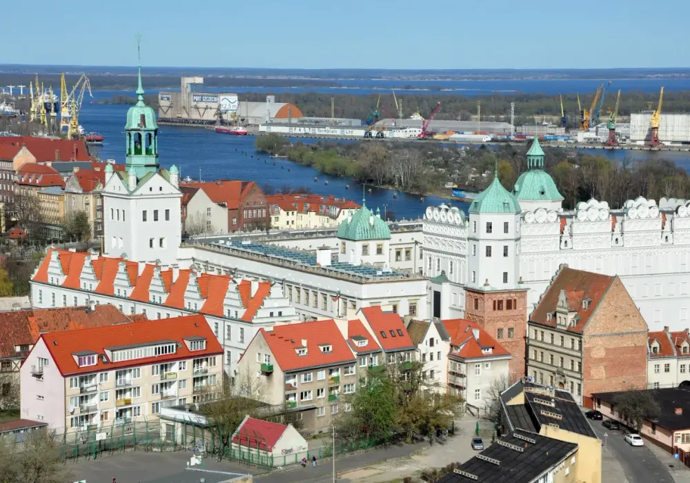 Czy Szczecin leży nad morzem? Prawda o jego nadmorskim statusie