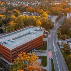 Ile kosztuje parking w Kołobrzegu? Ceny i najlepsze opcje parkingowe