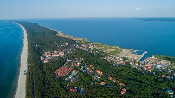 Ile km do Krynicy Morskiej? Poznaj realne odległości i czasy podróży