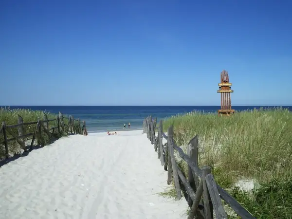 Plaża w Lubiatowie - Odpocznij bez tłumów. Praktyczny poradnik