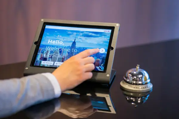 Doba hotelowa: Jakie są godziny zameldowania i wymeldowania?