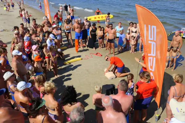 Plaża w Swarzewie - Praktyczny przewodnik. Uniknij rozczarowań