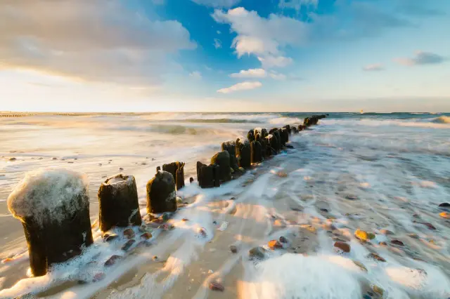 Ile kosztują wakacje nad Bałtykiem? Realny budżet